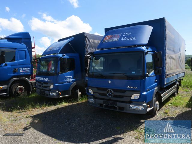 Fahrzeug-Auktion: Möbelkoffer MB Atego 818, EZ 2015, 142.000 km, VOLVO FH 500EFV, EZ 13, 710.000 km, Holztransportanhänger, etc., 37100 Raum Northeim