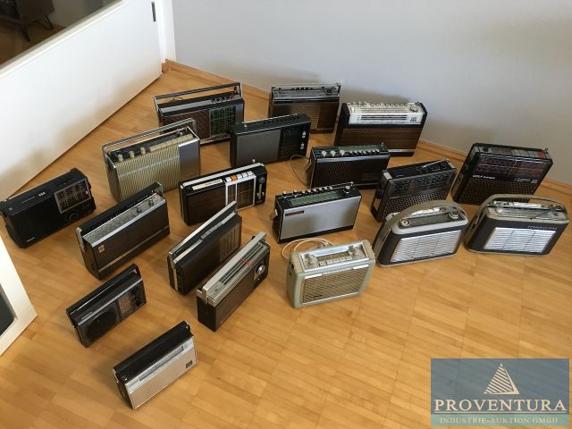 Versteigerung aus Sammlung: 19 Koffer-Radios 60er - 70er Jahre, ITT, SABA, Blaupunkt, Grundig, Philips, 37077 Göttingen