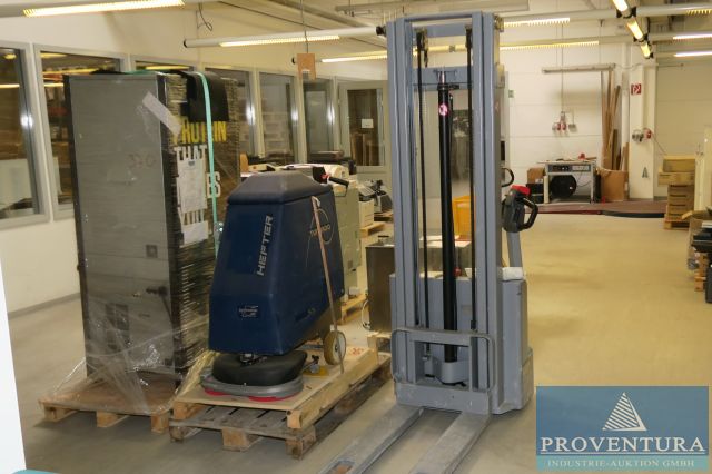Aus Leasing: Elektro-Hochhubwagen AMEISE ELP 210 Hubhöhe ca. 3.300mm und Scheuersaugmaschine TURNADO 55SV