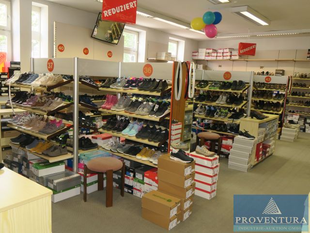 Versteigerung Sonderposten: 660 Paar Damen- Herren- und Kinderschuhe, Nike, Adidas, Tamaris, Gabor, Ricosta, etc.