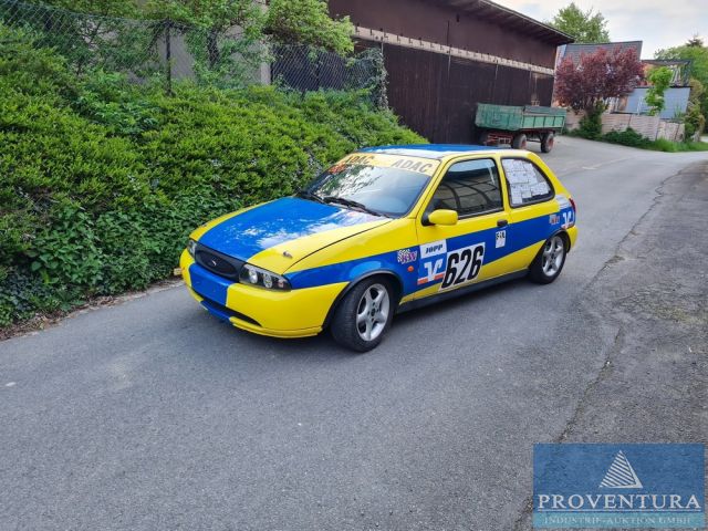 Versteigerung Rennwagen Ford Fiesta 1.4 Fun, EZ 1999, 27.000 km, mit Wagenpass, div. Eintragungen, Historie, Straßenzulassung nach Umbau möglich