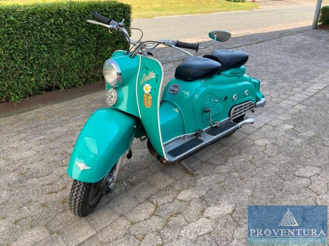 Versteigerung aus Sammlung: Zündapp Bella 200, EZ 1955, 36.520 km, Papiere vorhanden, dazu Konvolut NSU Prima D 150 ccm und Lambretta 125 ccm Ersatzteile