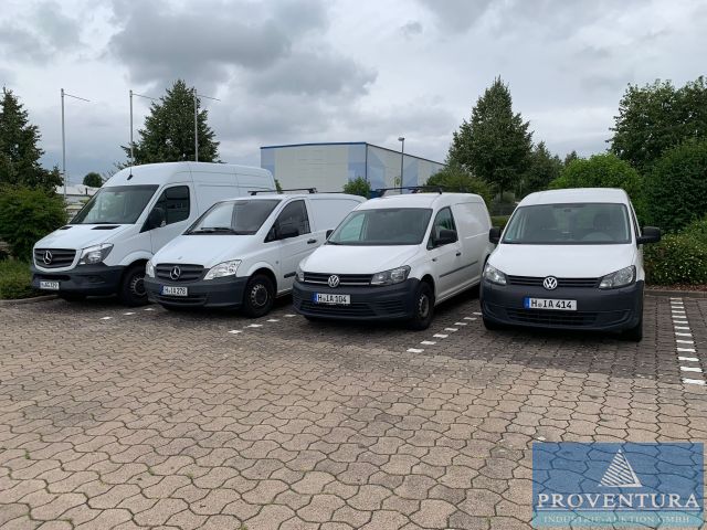 Fahrzeugversteigerung: MB Sprinter 211 CDI, EZ 2018, 40.000 km, MB Vito 110 CDI, EZ 2012, 151.000 km, 2 VW Caddy EZ 2017, 60.000 km und EZ 2015, 118.000 km