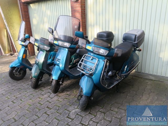 Online-Auktion: 4 Motorroller HERCULES, PEUGEOT, dazu 2 Ersatzteilpakete, niedrige Startpreise!