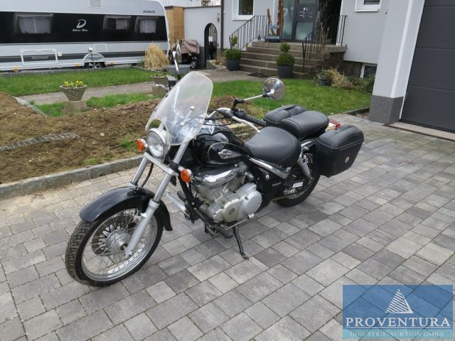 Versteigerung: Motorrad SUZUKI Intruder LC VL 125, EZ 2000, 16.000 km