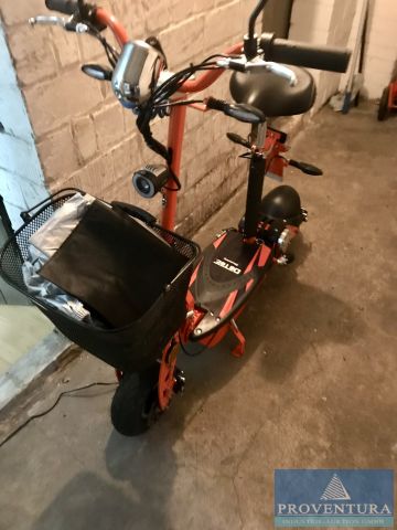 Insolvenzversteigerung: E-Roller CHIHUI Typ CHES-A, Bj. 2020