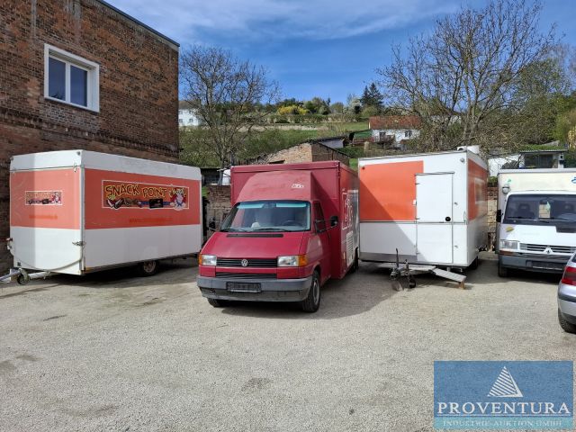 Insolvenzversteigerung Gastro- und Eisverkaufsfahrzeuge 3x RENAULT Trafic EZ um 1995, VW T4 2.4D EZ 1991, Snack-Anhänger STUMM Roli 460V EZ 1982, 1x Snack-Anhänger BRANDT Extertal EZ 1989, Gastrogeräte etc.