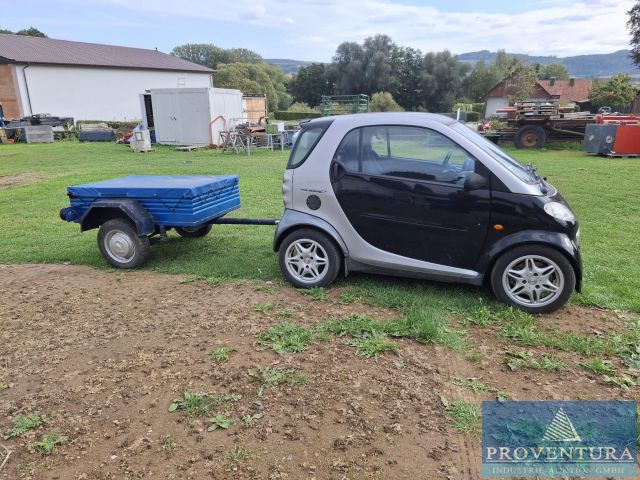 Versteigerung: Pkw-Anhängergespannt, Smart ForTwo 0.8 CDi, EZ 2000, 197.000 km, Klimaanlage, AHK, Pkw-Anhänger HP 500, EZ 1980, zul. GG 500 kg