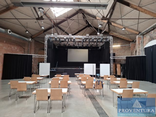 Insolvenzversteigerung: 304 Pos. Bühnentechnik Catering Kühlanhänger, Klapptische OVP, Traversen TRUSS, Bühnenpodeste, Molton, Bühnenstrahler, Lichttechnik, PA-Geräte, Frontcooking-Center SCHOLL, Geschirr, Bestecke, Gläser