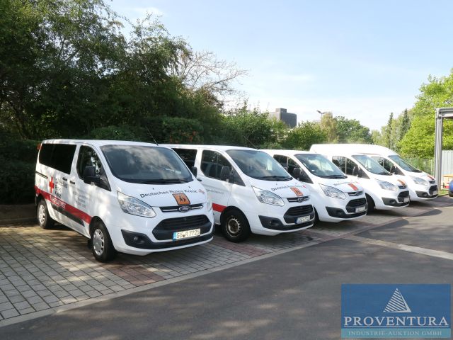 Versteigerung: Fensterbusse aus DRK Fahrdienst, 5x Ford Transit Custom 2.2 TDCi, EZ 2014 - 2016, 9-Sitzer, Klimaanlage, gepflegter Zustand, geringe Laufleistung