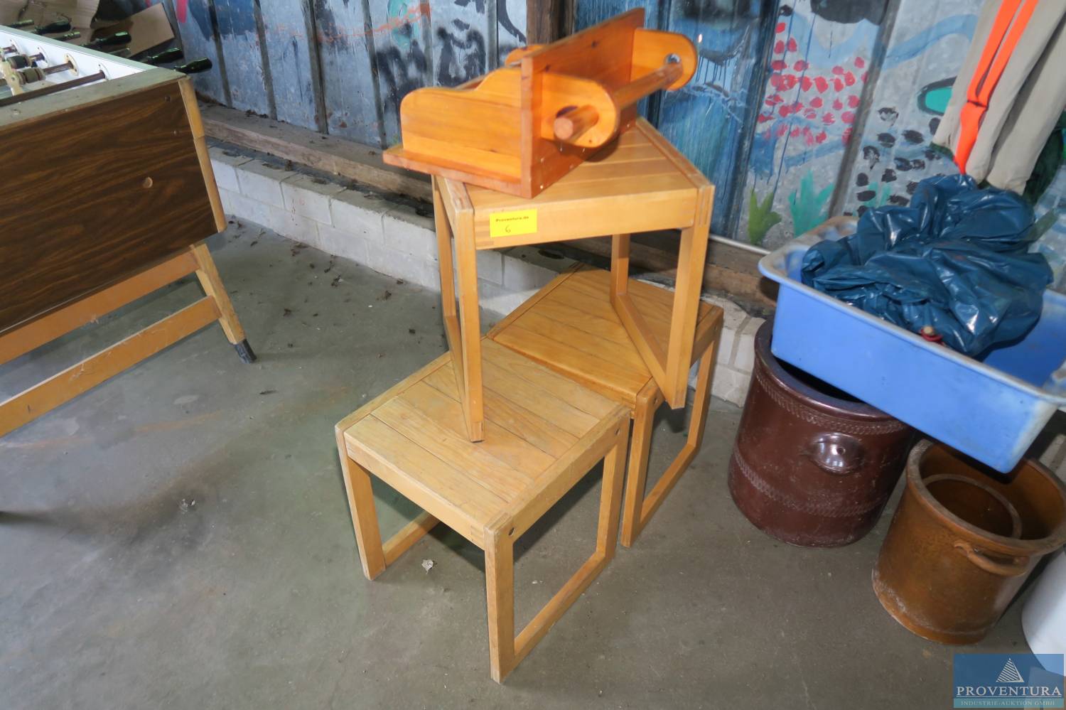 Holzhocker | Proventura Online-Auktion