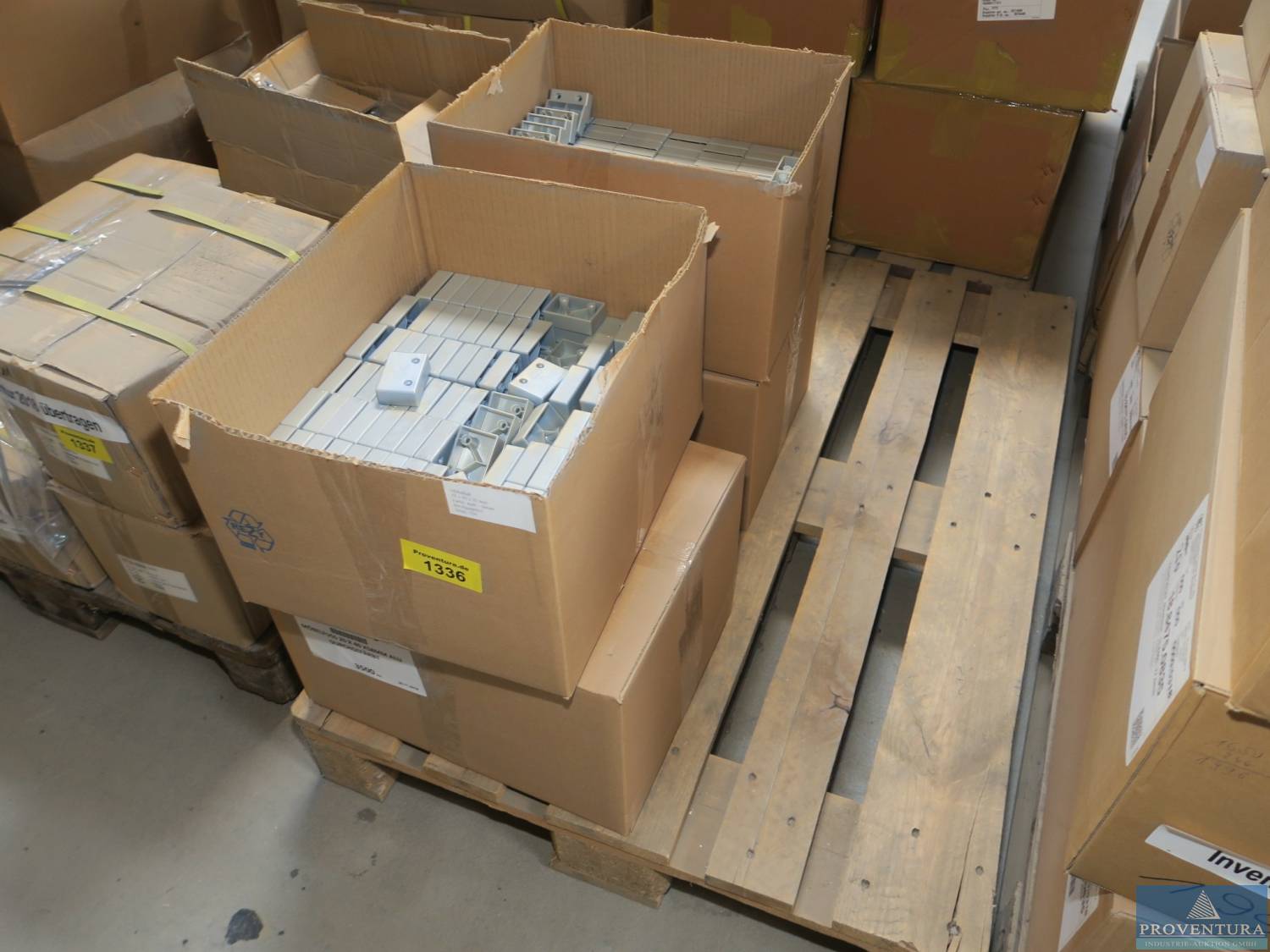 Kunststoff-Möbelfüße | Proventura Online-Auktion