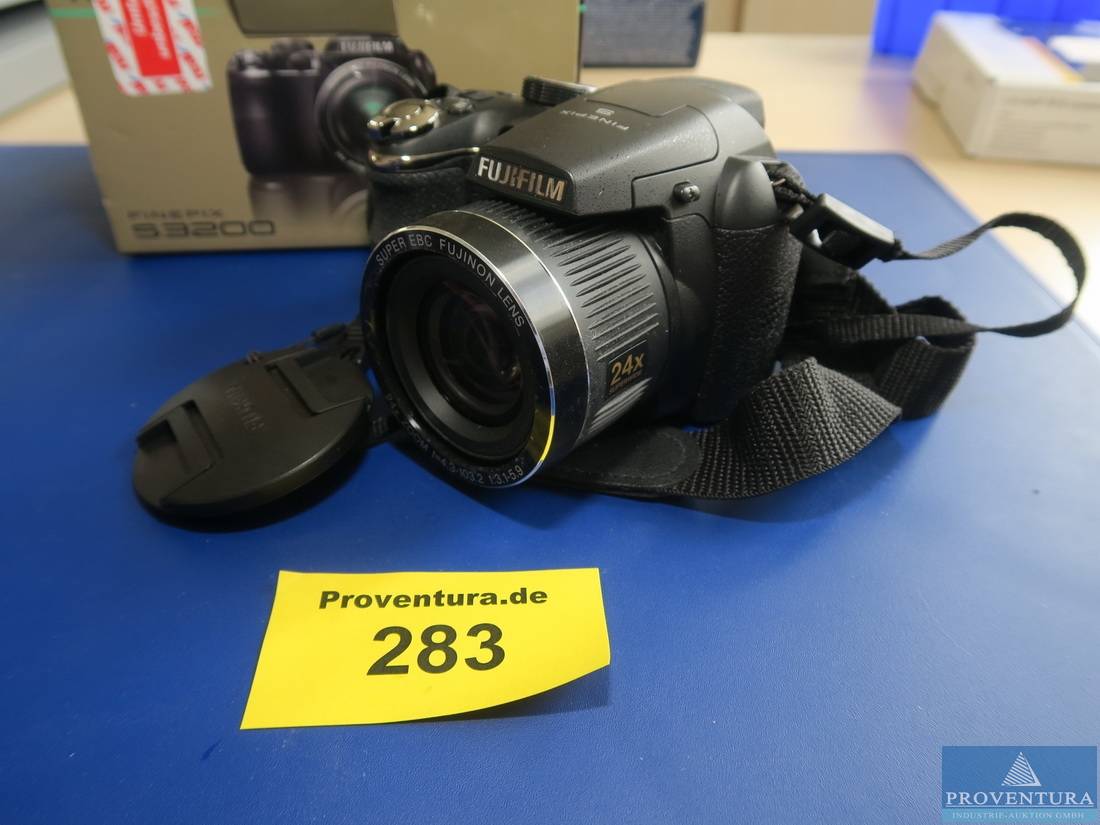 Digitalkamera FUJIFILM Finepix S3200
