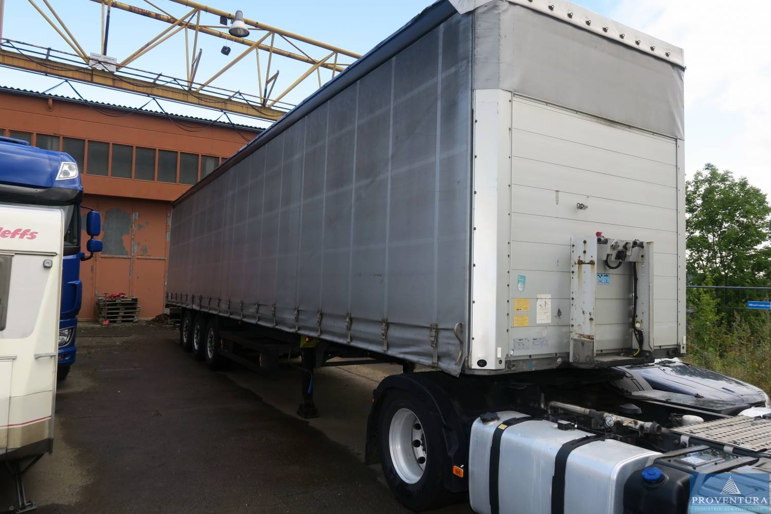 Insolvenzauktion: Lkw-Auflieger PlaneSpriegel SCHMITZ SCS, EZ. 23.04.2009, Pkw FORD Fiesta, EZ. 1999 - 38XXX Raum Goslar (Harz)