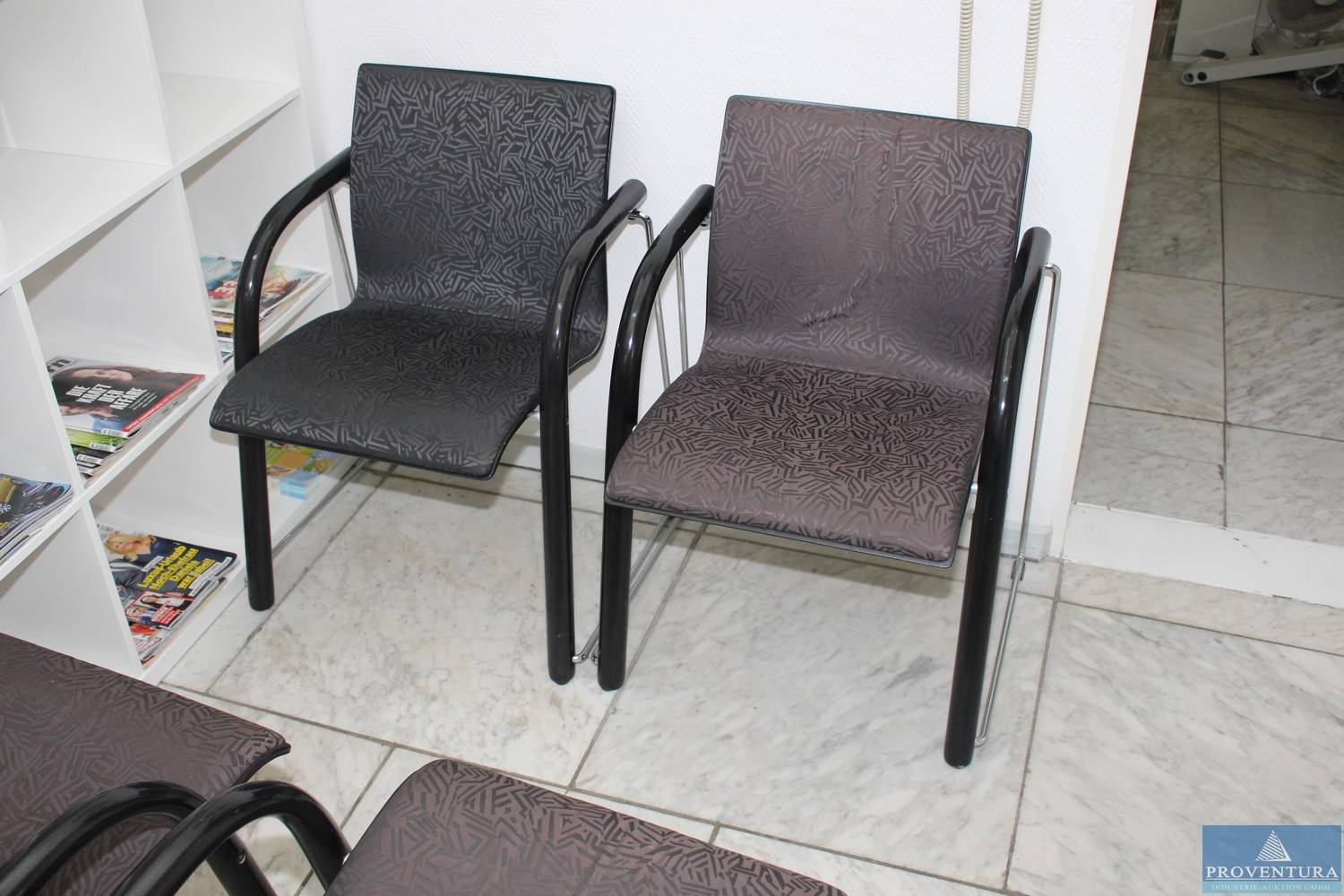 Zahnarztpraxis Bj. 1996 THONET-Stühle, USM-HALLER, RDG-Gerät MIELE Bj. 2015 etc.