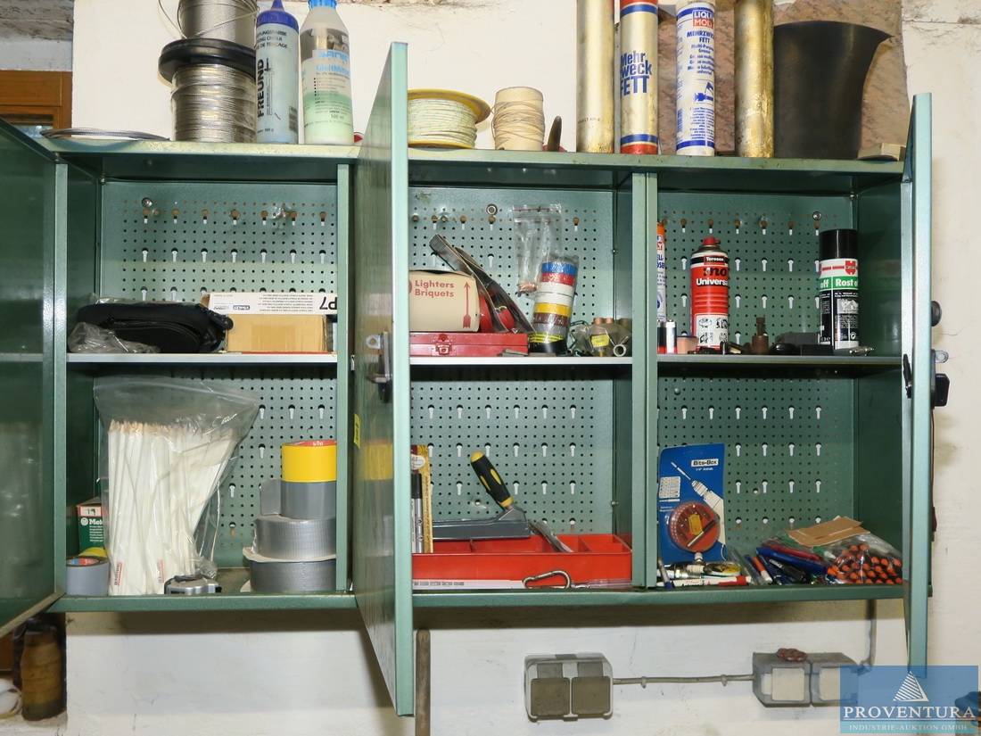 Wand-Metallschrank grün | Proventura Online-Auktion