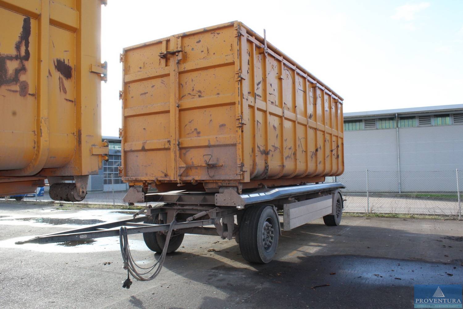 Container-Lafette + 2 Abrollcontainer 40 m³ Bj. 2015, 06xxx Mansfelder Land