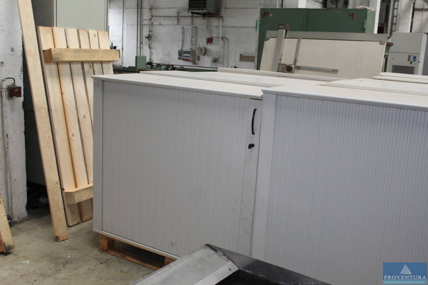 Büroschränke / Sideboards | Proventura Online-Auktion