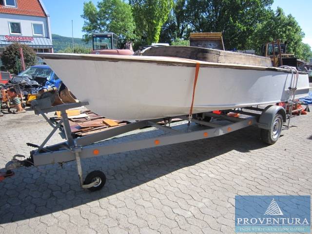 Liquidation: Für Bastler: Holz-Boot mit Trailer und 60 PS Außenbordmotor JOHNSEN, Standort 34270 Schauenburg