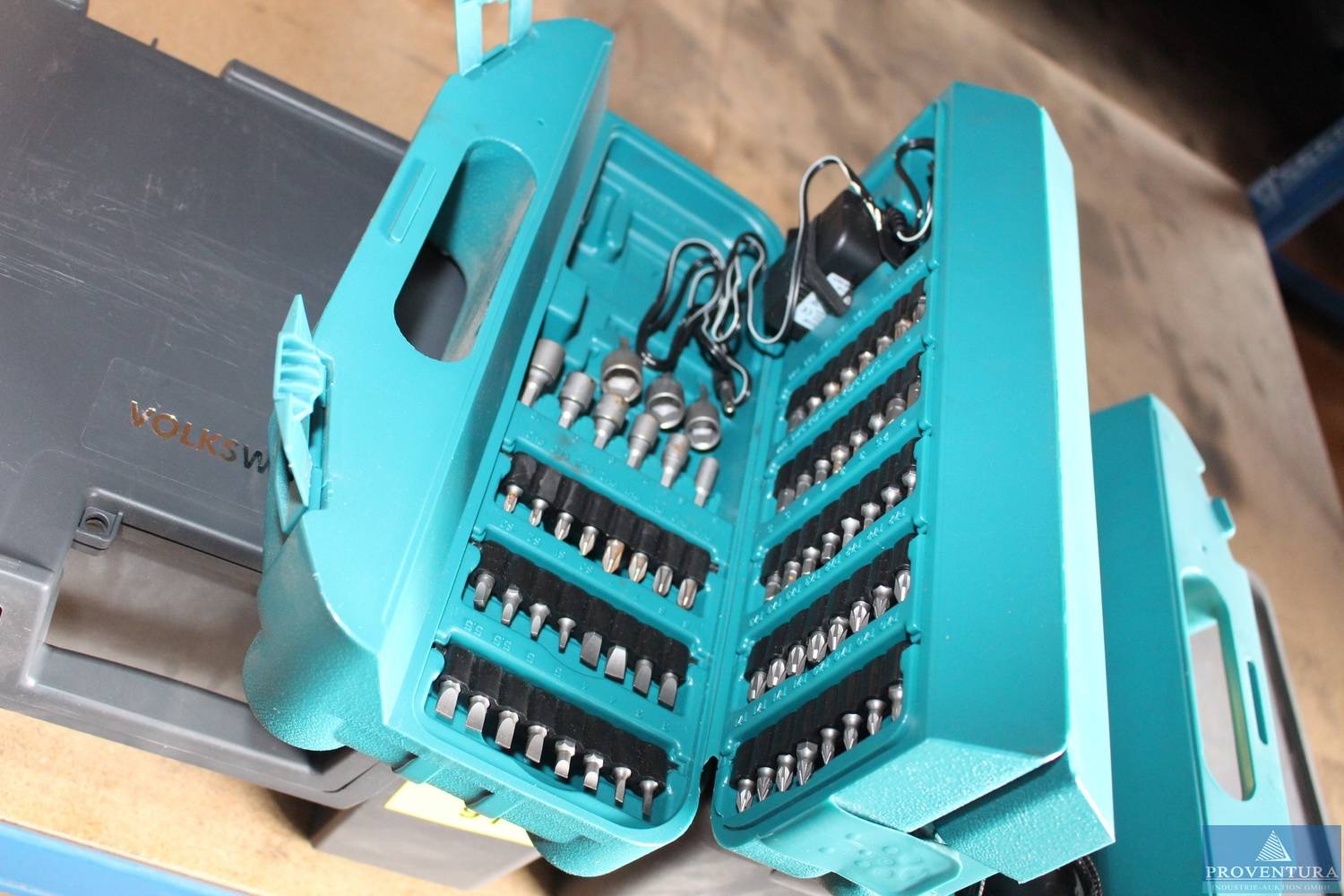 Makita 6722d замена аккумулятора Makita 6722d замена аккумулятора