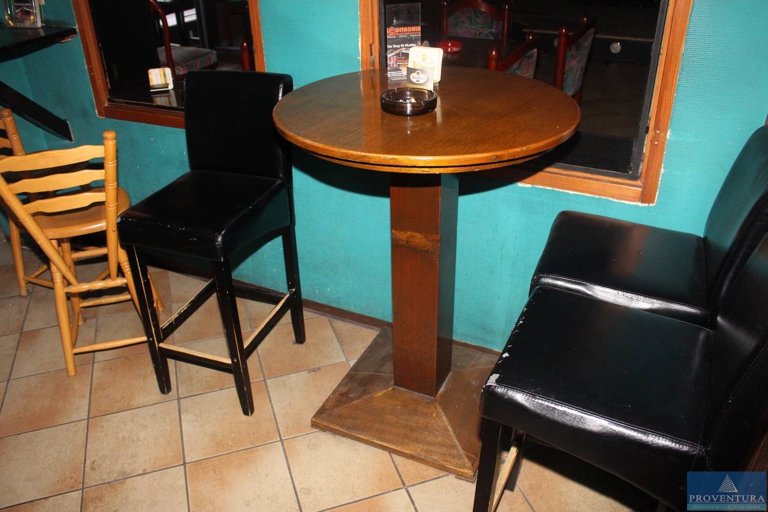 Stehtisch massiv Holz | Proventura Online-Auktion