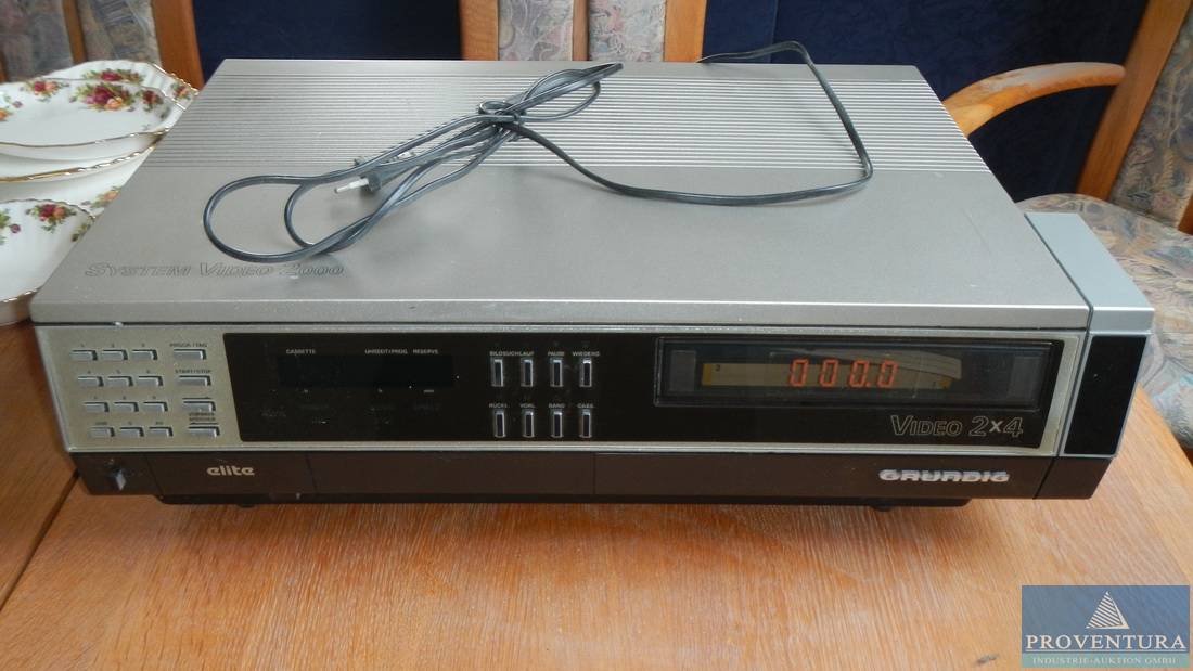 Multimedia-Set 70er und 80er Jahre | Proventura Online-Auktion