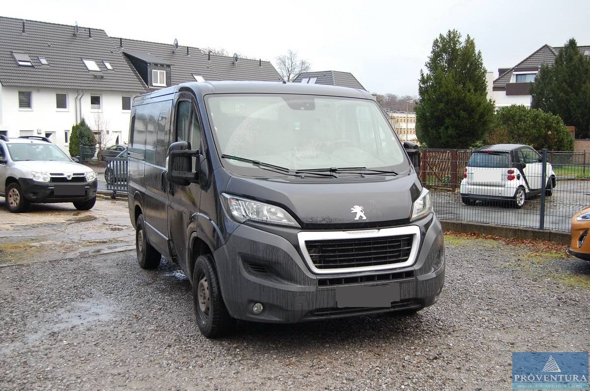 LKW PEUGEOT Boxer Kombi 330 Allure BlueHDI 130, 42549 Velbert