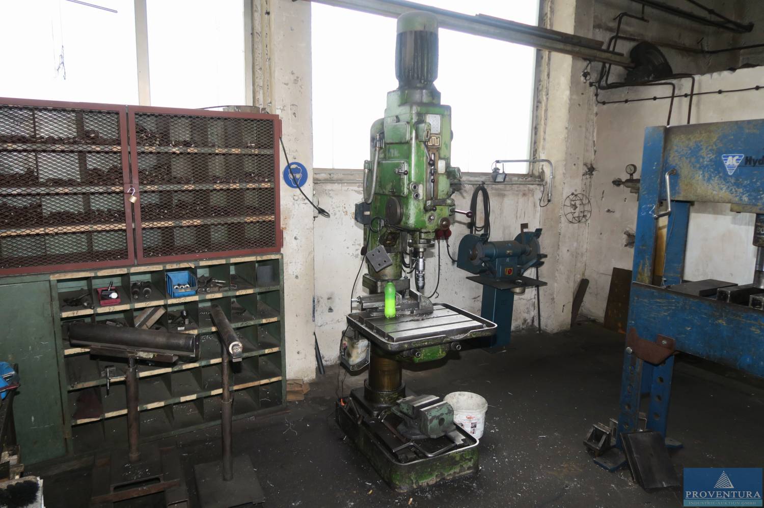 Insolvenz-Online-Auktion: 2 Metallbearbeitungsmaschinen eines Stahlbauers, Säulenbohrmaschine WMW BS 25, Gehrungsbandsäge MEBA, 39xxx Hansestadt Stendal