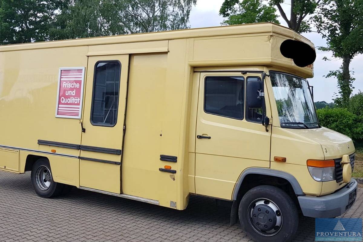 LKW Verkaufsfahrzeug, Minibagger, Holzhäcksler, etc., 32469 Petershagen, 6 Pos.