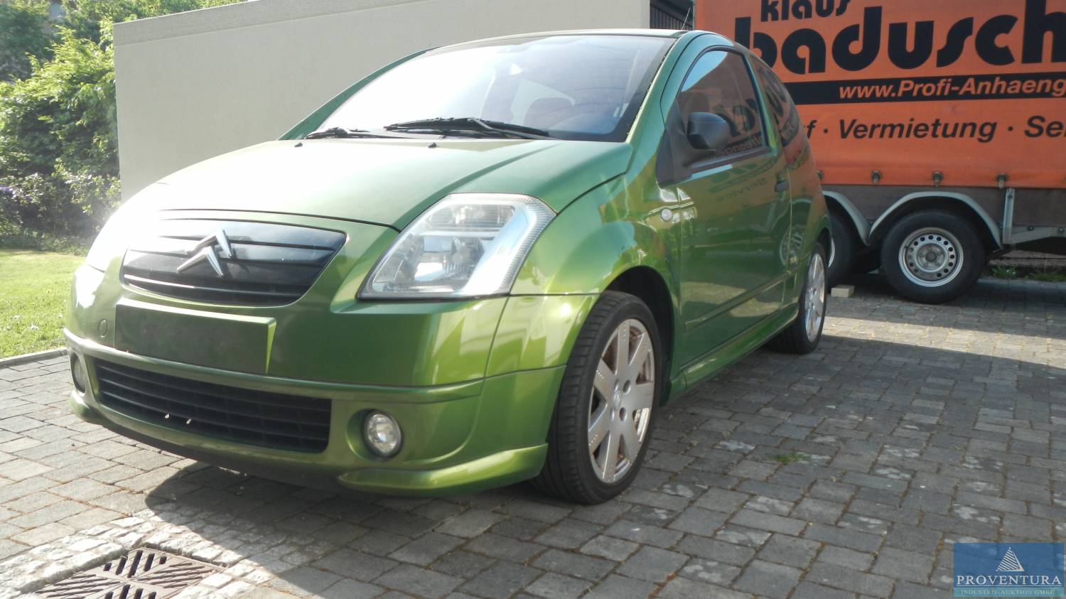 Fahrzeug-Online-Auktion: Pkw CITROEN C2, EZ. September 2004, Wassertank m. Fahrgestell - 31542 Bad Nenndorf