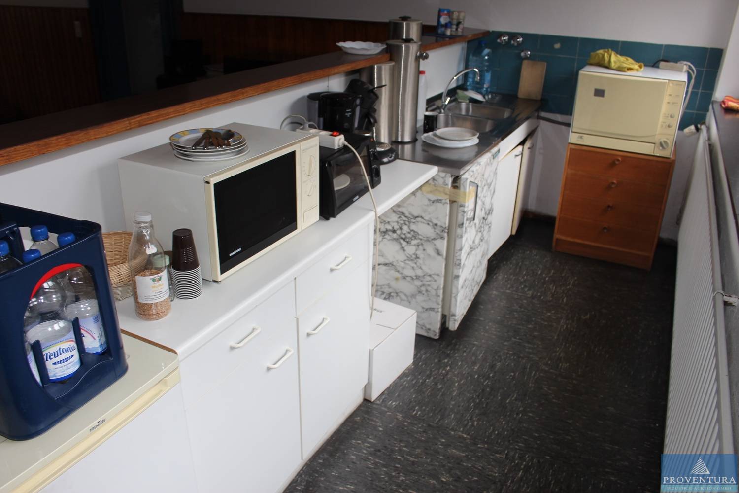 Küchenmöbel Kühlschrank | Proventura Online-Auktion