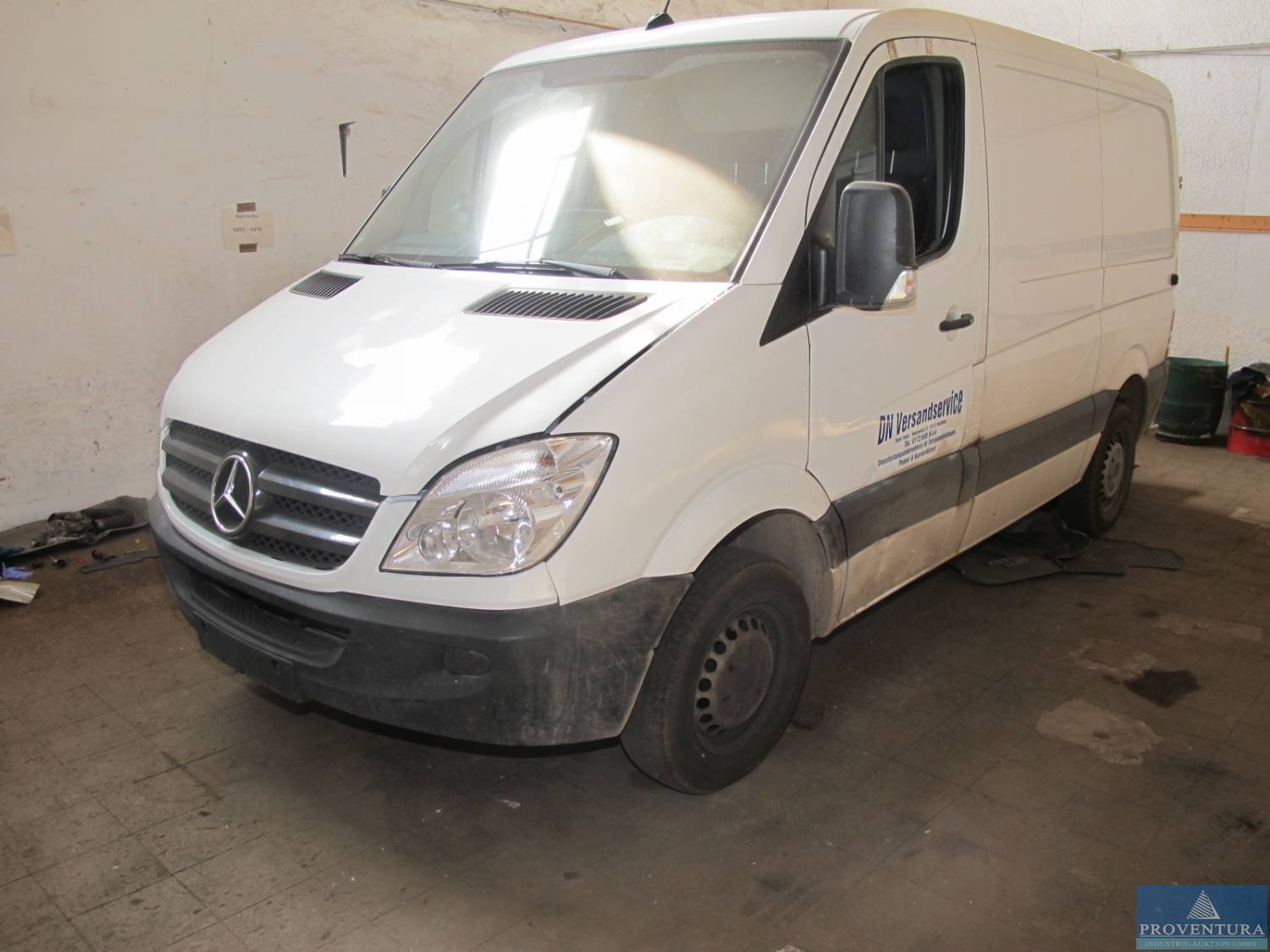 Wegen Nichterfüllung: Pkw geschlossener Kasten MERCEDES BENZ Sprinter 210 CDI und Lkw geschlossener Kasten FORD Transit 2.2 TDC in Herzberg