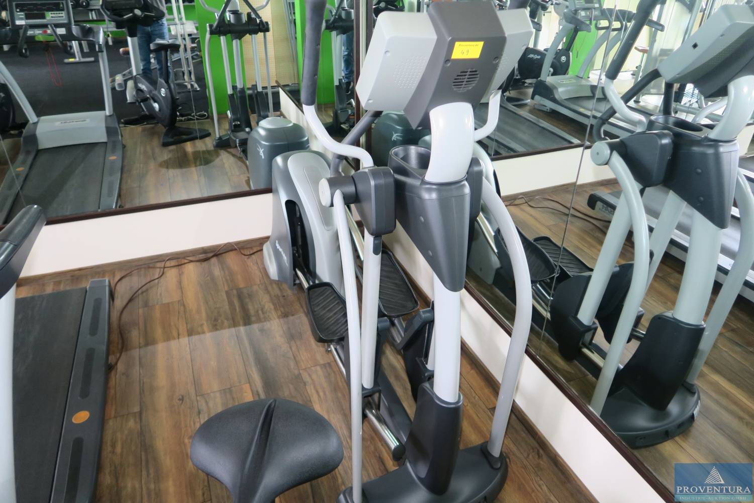 Crosstrainer SPORTSART Fitness E870
