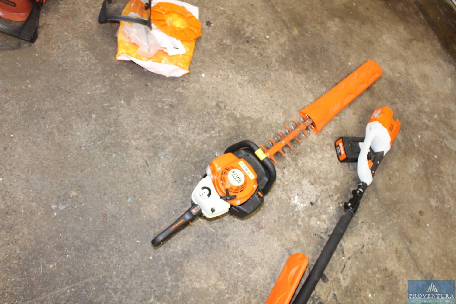 MotorHeckenschere STIHL HS82R