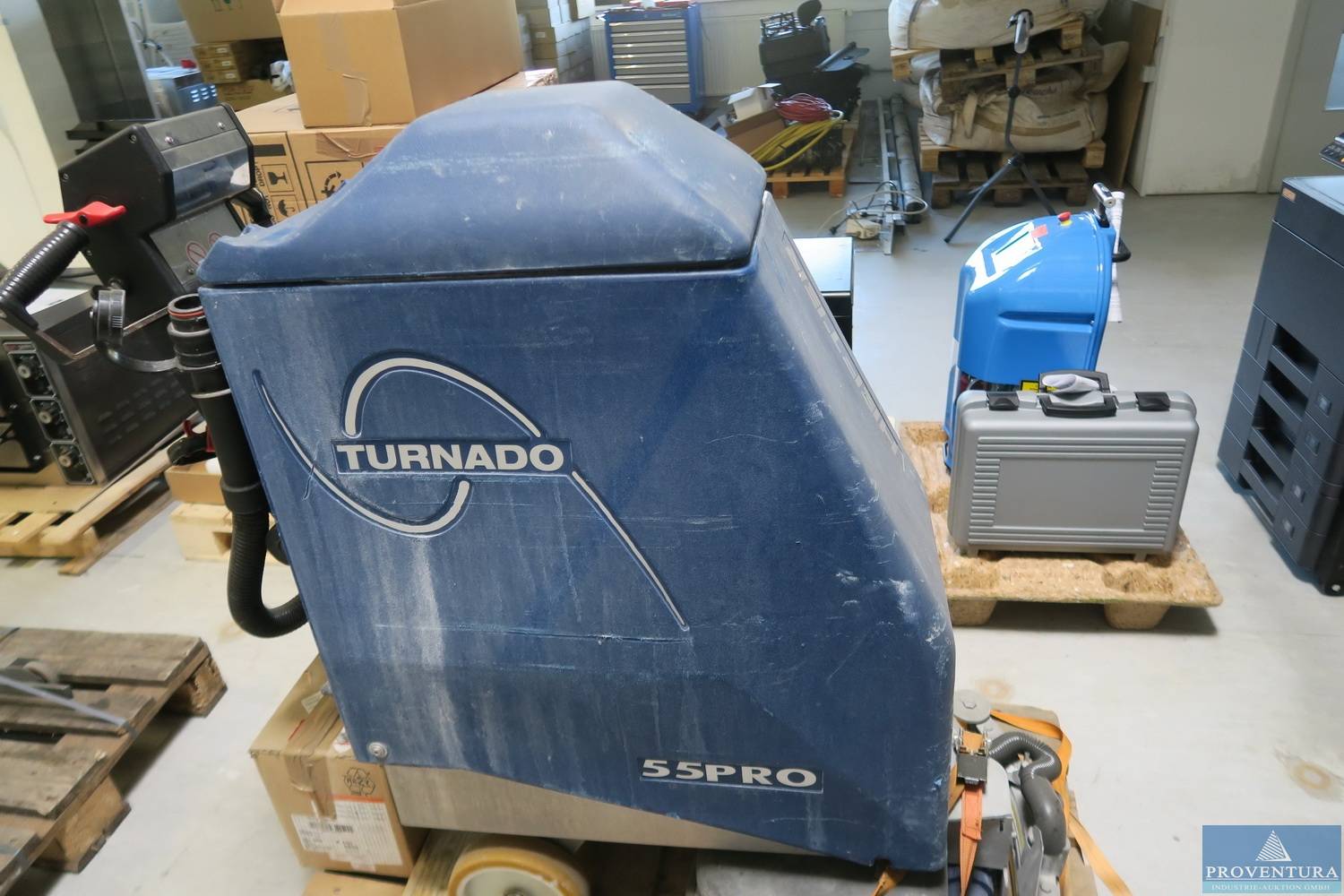 Aus Leasing: Scheuersaugmaschine TURNADO 55SV,