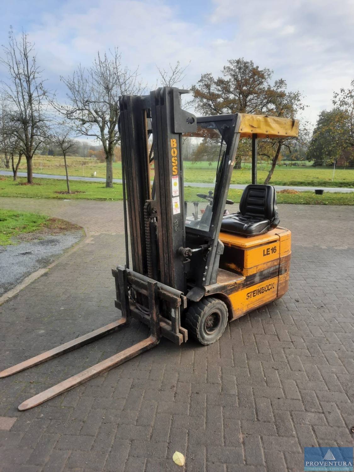 Elektro-Gabelstapler STEINBOCK BOSS LE16, Bj. 1992, 9.580 Bh, Elektro-Hochhubwagen PFAFF 4554012, Bj. 1997, 150 Bh