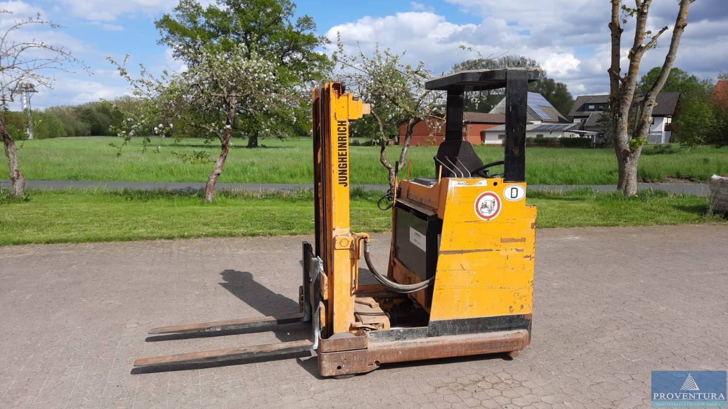 Schubmaststapler JUNGHEINRICH ETVA 10 G 115-430 DZ, Bj. 1984, 3.922 Betriebsstunden, Batteriepack 2018 erneuert