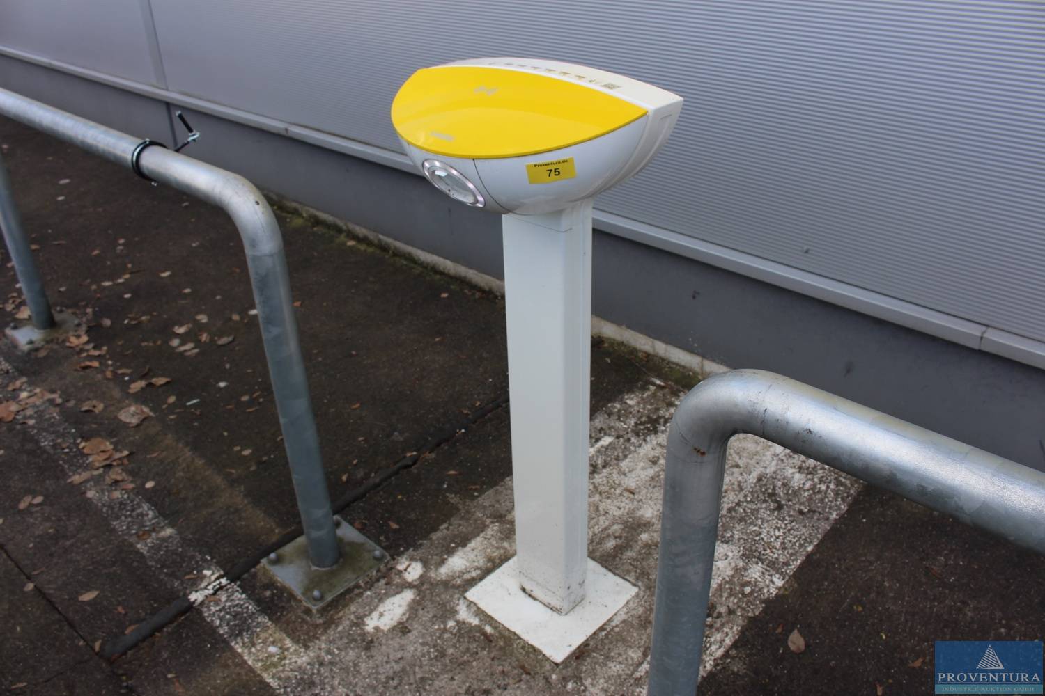aus Insolvenz 18 Elektro-Ladestationen Wallboxes, Display-Ladestationen 22 kW AC, Raum 99000 Südharz