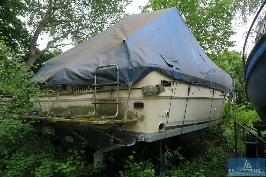 Aus Insolvenz: Motorboot Sea Ray SRV 310 Vanguard Express, Bj. 1980, 560 Bh, 2x 330 PS V8 Motoren, Startpreis € 1.000,-