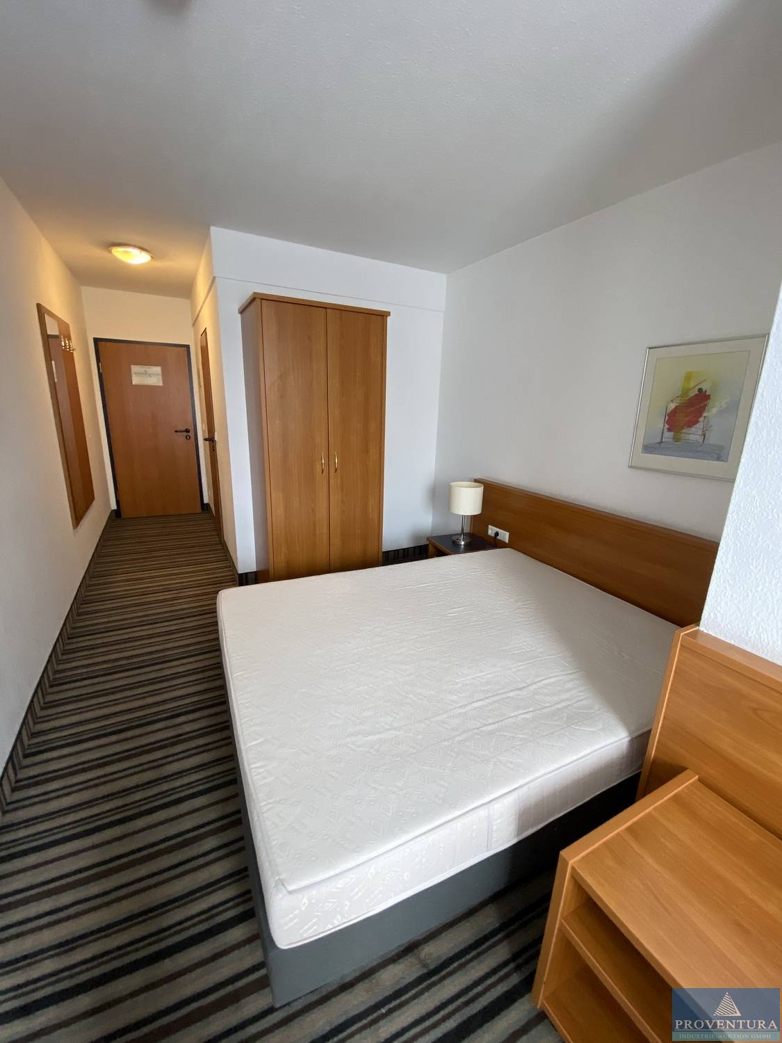 aus Liquidation: 40x Hotelzimmermöblierung, 14x Einbau-Pantryküche