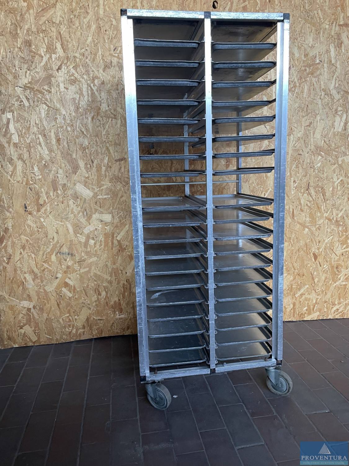 Versteigerung 34 Stikkenwagen Aluminium und Edelstahl, aufgeteilt in 2er u. 4er Positionen