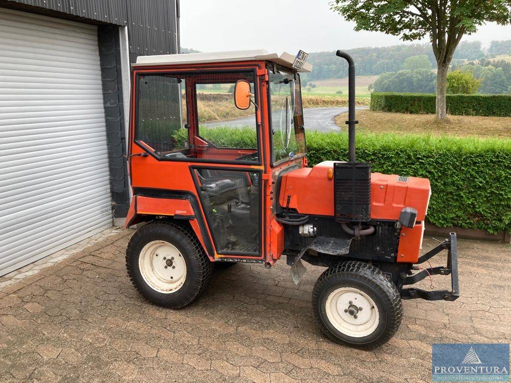 Versteigerung: Kommunaltraktor HAKO Hakotrac 3500, EZ 1994, 2.086 Bh., Reifen neu, aus Privatbesitz