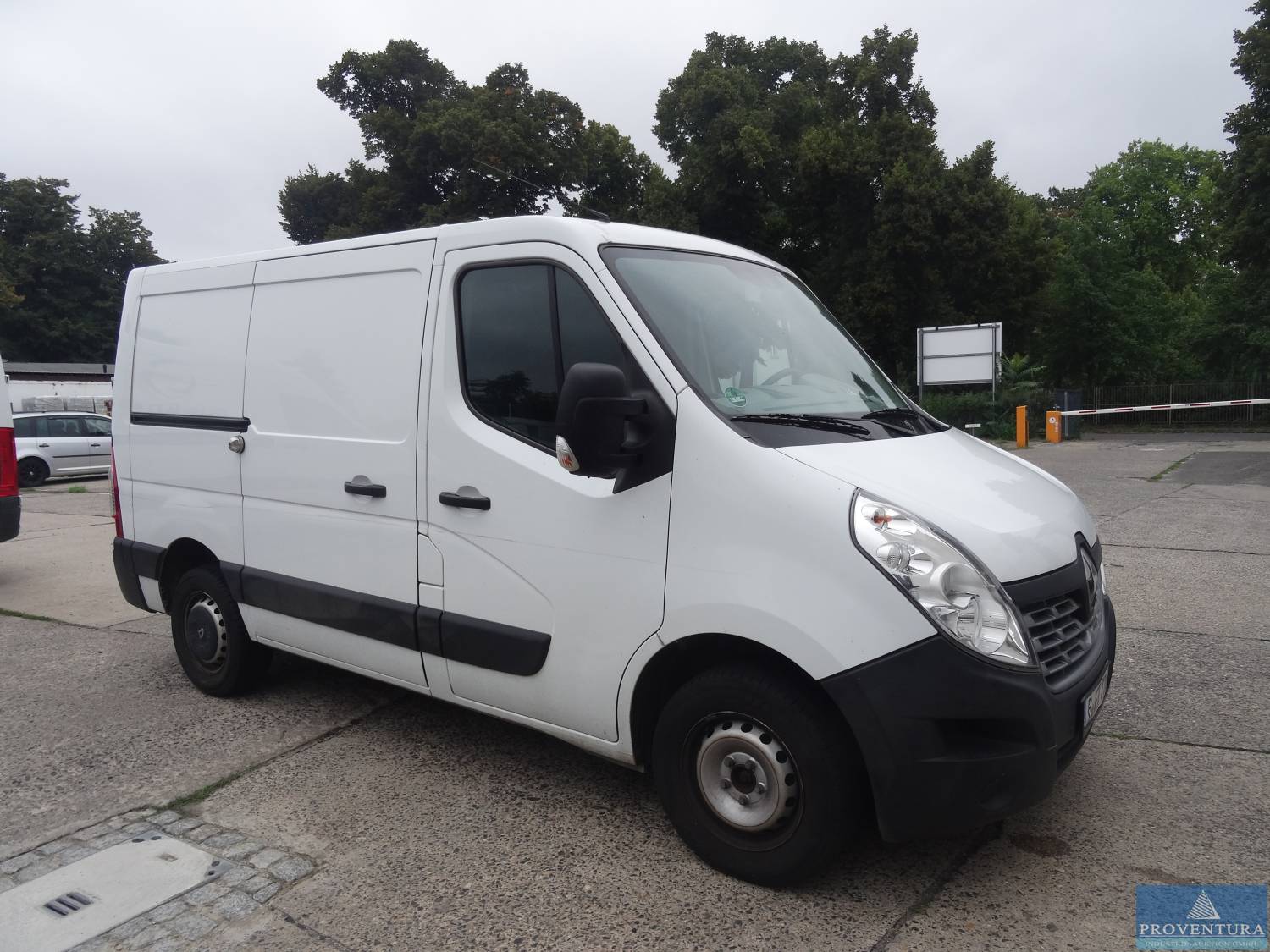aus Insolvenz Transporter RENAULT Master 2.3 dCi EZ 2017, 120.000 km