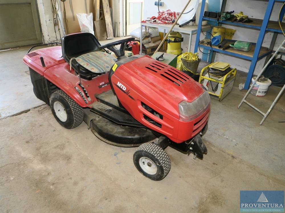 Rasentraktor /AufsitzRasenmäher MTD JA/115