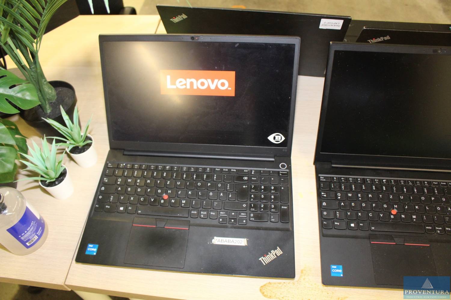 aus Insolvenz 2 Notebooks LENOVO E15 Gen2 sowie V15-IIL Bj. 2021