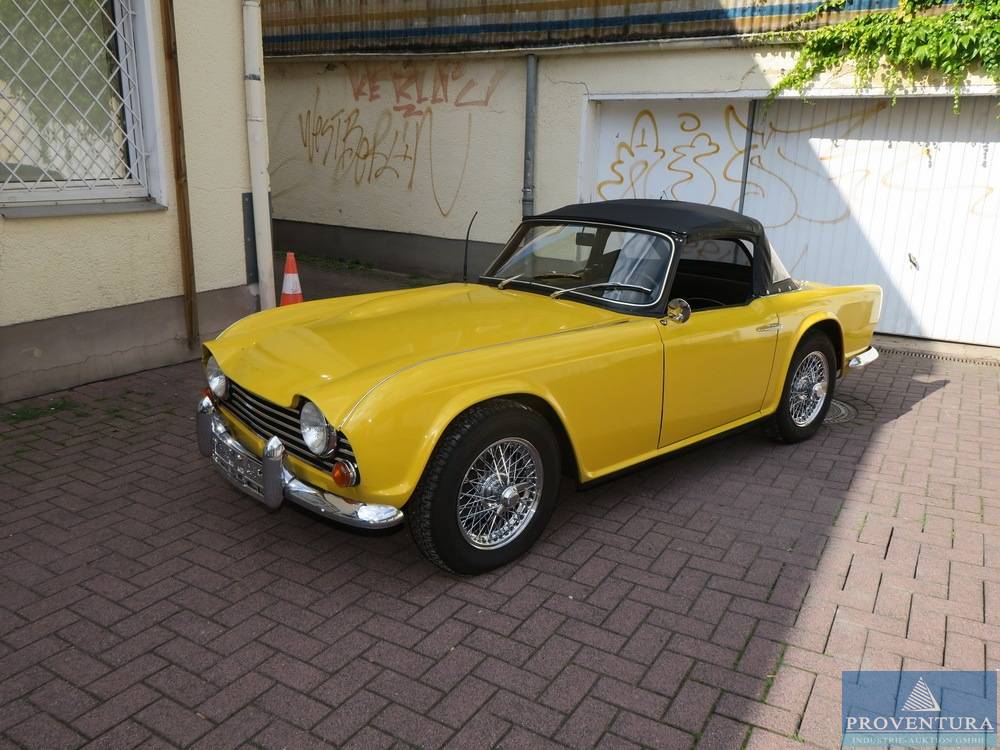 Oldtimer-Versteigerung: Triumph TR4, EZ 1965, 82.175 miles, gepflegter Zustand