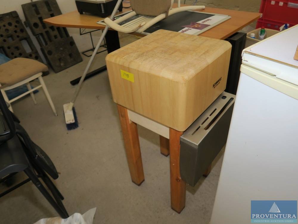 Hackklotz Holz m. Messerhalter
