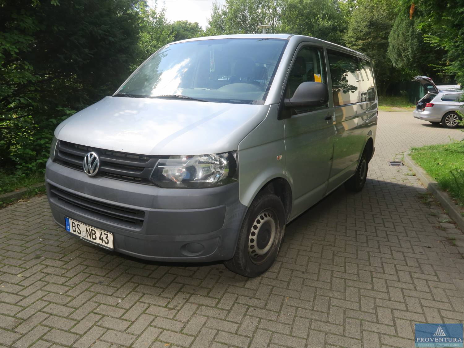 Fahrzeug-Auktion: Lkw Transporter VOLKSWAGEN T5 2.0 TDI, EZ. 2012, 290.000 Km