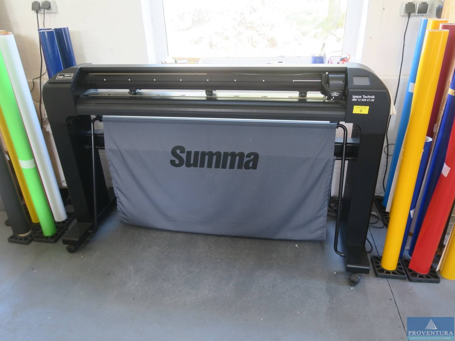 Insolvenzversteigerung Werbetechnik: Schneidplotter SUMMA S Class S2-120T, Flachbettlaminator ROLLSROLLER Flatbed Applicator 400 Bj. 2017, Büromöbel