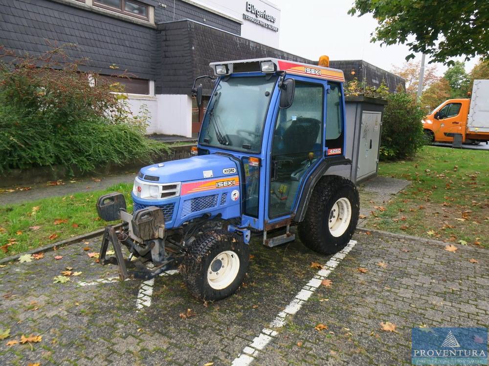 Versteigerung: Kompaktschlepper ISEKI 4260 AHL 4x4, Bj. 2006, mit Schneefräse ISEKI, aus Hotelbetrieb